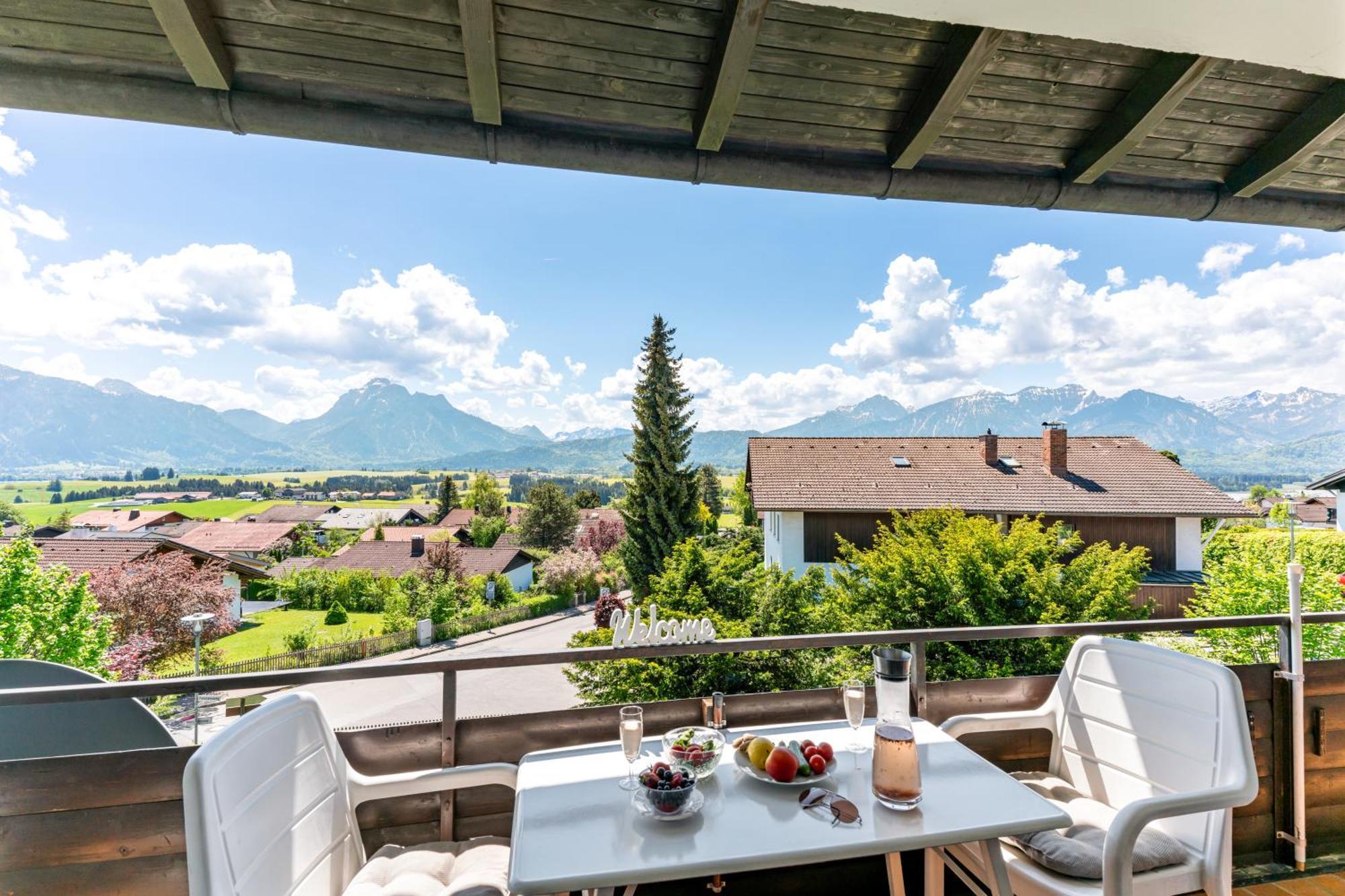 Neuschwanstein-Blick Apartment Füssen Екстериор снимка